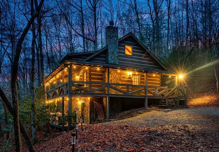 Weeks Creek Haven Cabin Exterior